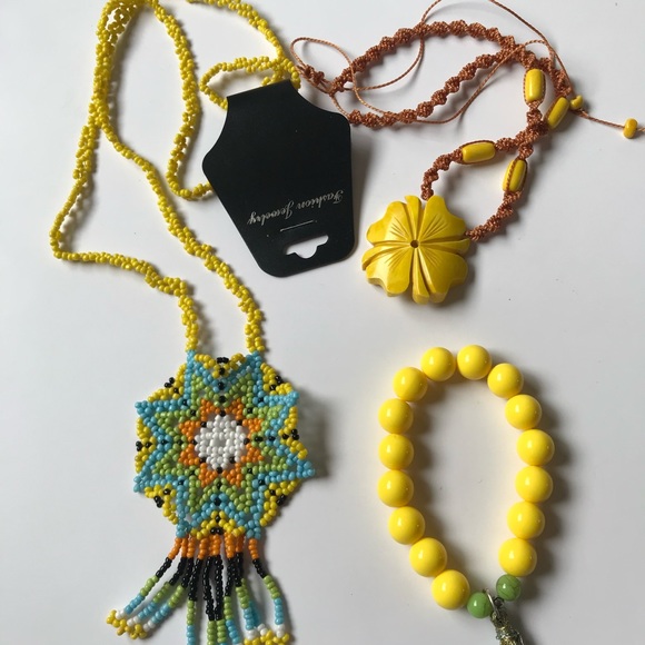Bundle of 2 Beaded Tribal Necklace, Seed Bead Pendant and beaded bracelet - Picture 2 of 4